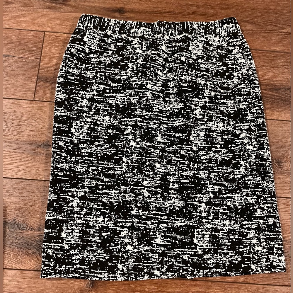 Dana Buchman Abstract Black and White Pencil Skirt Size Medium